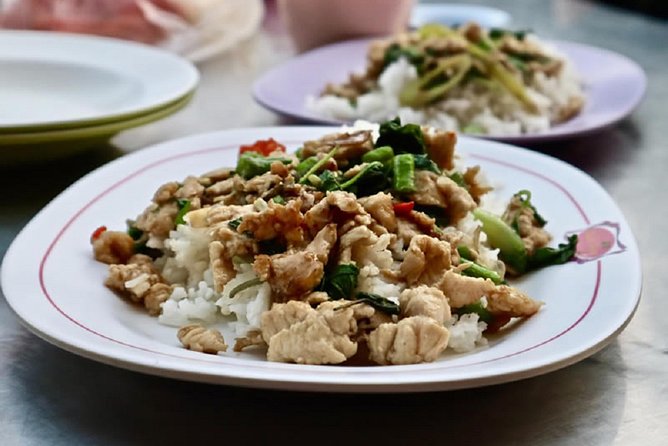 Bangkok by Night Food Tour with 10+ Tastings in Chinatown - Starting near Hua Lamphong and finding your rhythm
