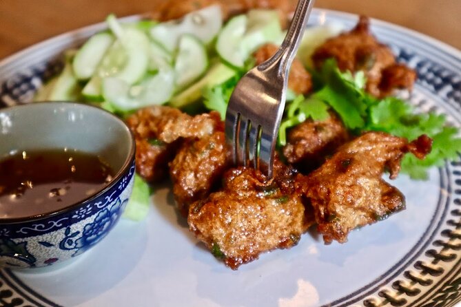 Bangkok by Night Food Tour with 10+ Tastings in Chinatown - Chinatown after dark: the main course and the main setting
