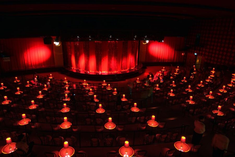 Bangkok: Calypso x White Orchid Cruise with Private Transfer - The wait before Calypso Cabaret