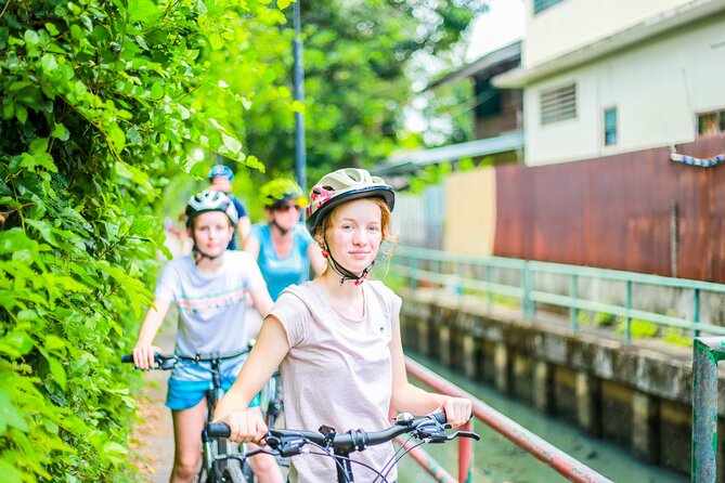 Bangkok Canal Tour by Boat and Bike - Riverside lunch at Bang Luang Artist House