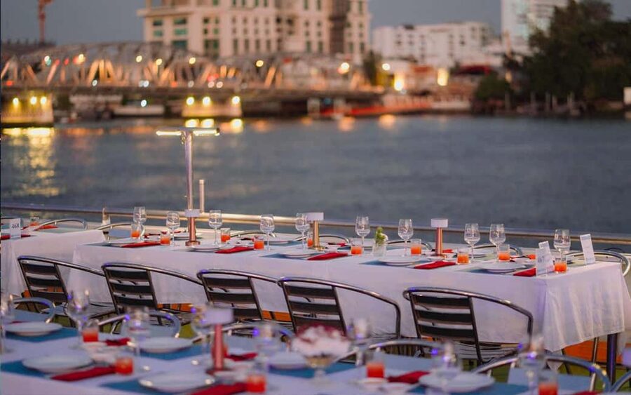 Bangkok: Carnival Dinner Cruise with Free-Flow Beer & Buffet - Is the $41 price good value?