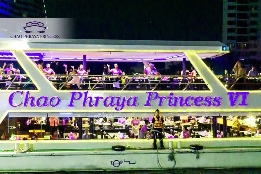 Bangkok: Chao Phraya Princess Dinner Cruise - How the timing affects your evening