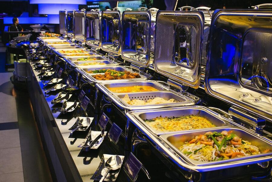 Bangkok: Chao Phraya Princess Dinner Cruise Ticket - Thai dancing, singers, and a lively mood