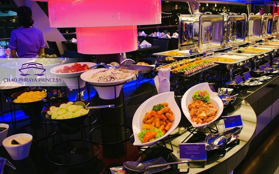 Bangkok: Chao Phraya Princess Dinner Cruise - Checking in at ICONSIAM