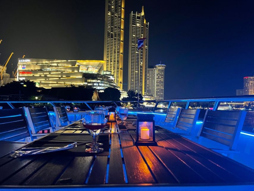 Bangkok: Chao Phraya River Buffet Dinner Cruise - What the two hour route gives you
