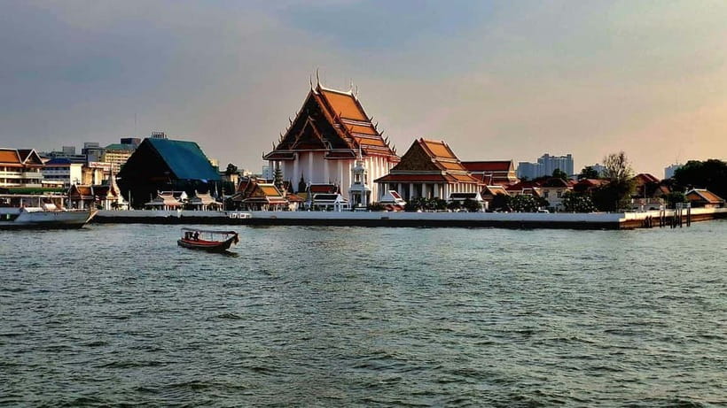 Bangkok : Chaophraya Booze Cruise – Drinks Onboard - Should you book the Chaophraya Booze Cruise?