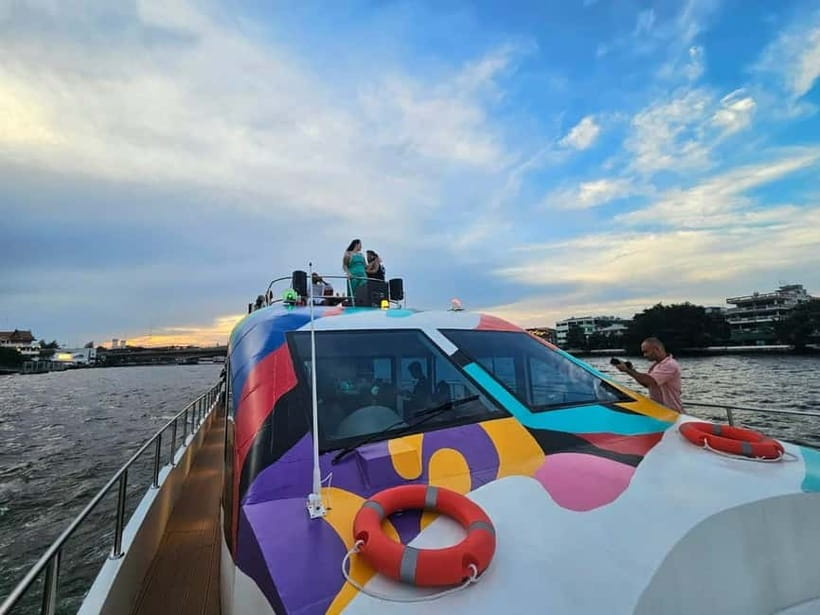Bangkok : Chaophraya Booze Cruise – Drinks Onboard - Two hours of Bangkok after dark