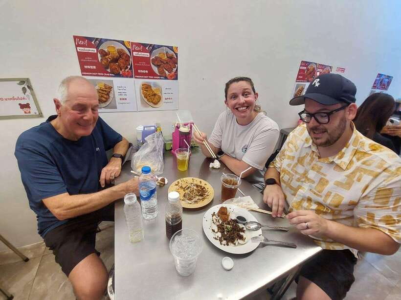 Bangkok: Chinatown Food Tour with Michelin Food Stalls - Practical tips for a better evening