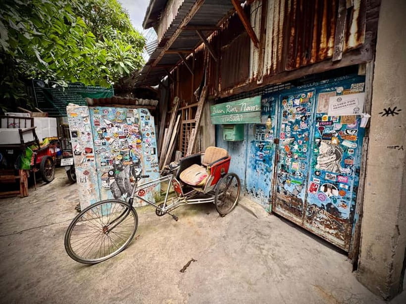 Bangkok: Chinatown & Taladnoi Street Art Guided Walking Tour - Talad Noi’s ironworks alleys and community life