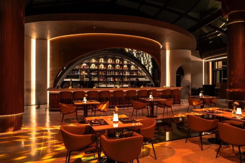 Bangkok: Cielo Sky Bar & Restaurant Rooftop - Why the $63 price can make sense