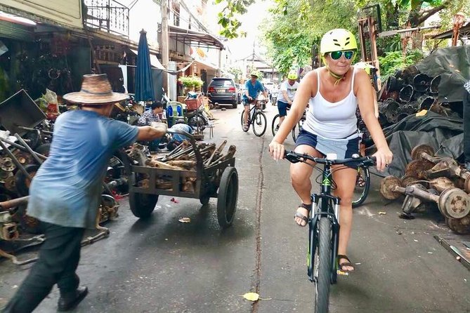 Bangkok City Bike Tour - Hotel-pickup & Lunch - Chinatown is best seen from the saddle