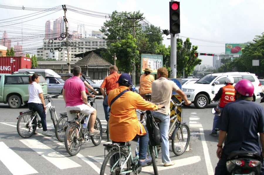 Bangkok: City Culture half-day Bike Tour - Talad Khlong Toei, Bangkok’s working market