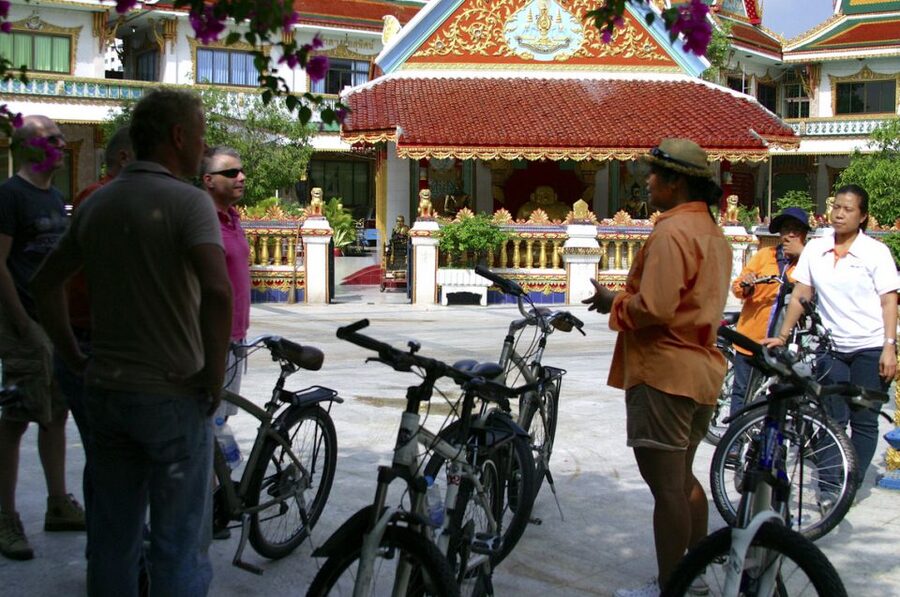 Bangkok: City Culture half-day Bike Tour - The Green Mile above Wireless Road