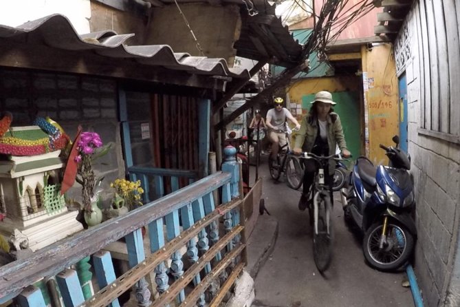 Bangkok City Culture Tour by Bike - The guide makes or breaks the ride
