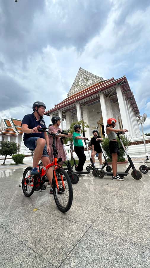 Bangkok: City Highlights Electric Scooter Tour - Key points at a glance