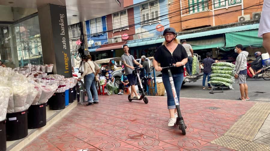 Bangkok: City Highlights Electric Scooter Tour - Democracy Monument and the Old City streets