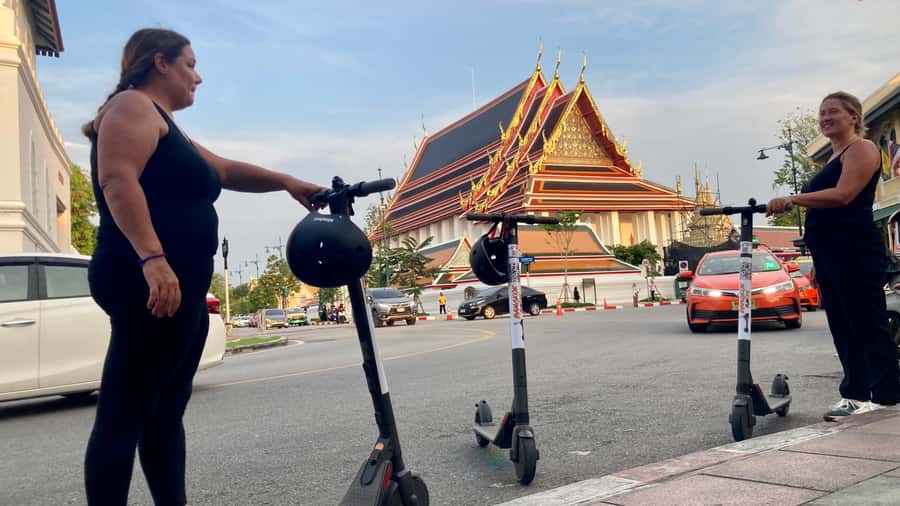 Bangkok: City Highlights Electric Scooter Tour - Flower market and the question of timing