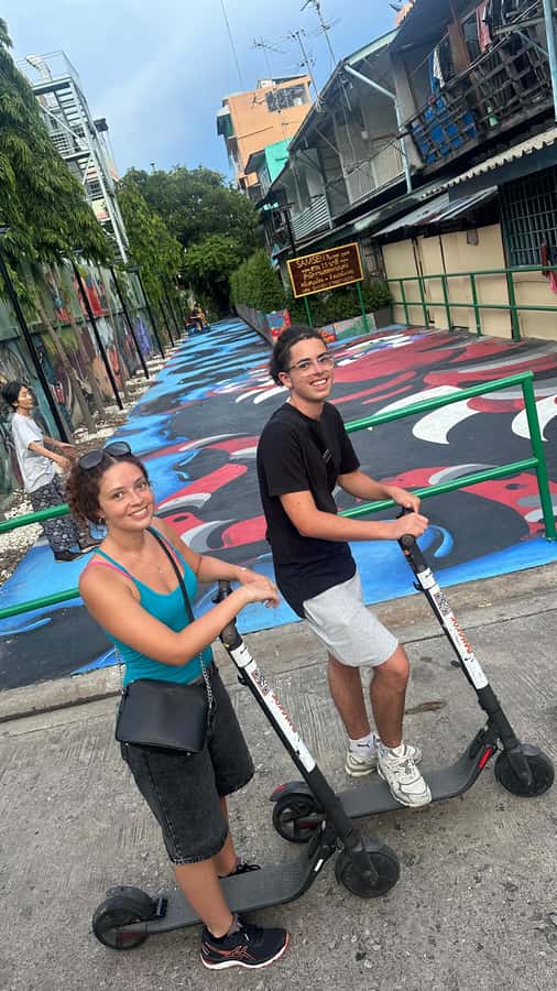 Bangkok: City Highlights Electric Scooter Tour - Back lanes, Chinatown, and the value of the guide