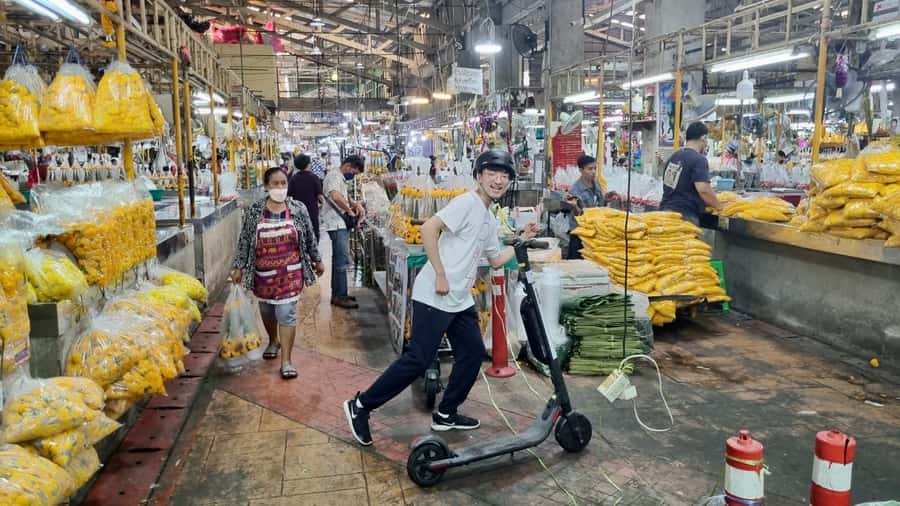 Bangkok: City Highlights Electric Scooter Tour - Safety, comfort, and family suitability