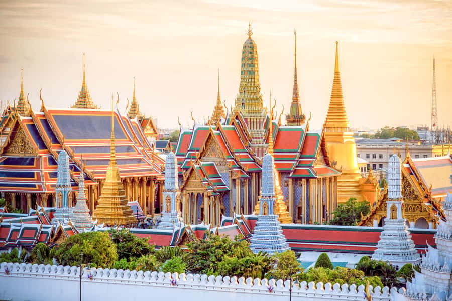 Bangkok: City Highlights Temple and Market Walking Tour - The amulet market and Rattanakosin’s old neighborhoods