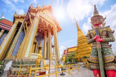 Bangkok: City Highlights Temple and Market Walking Tour
