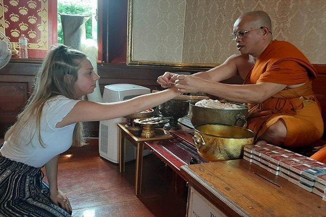 Bangkok City Sightseeing Tour with Grand Palace Private - Chinatown by day, not just after dark