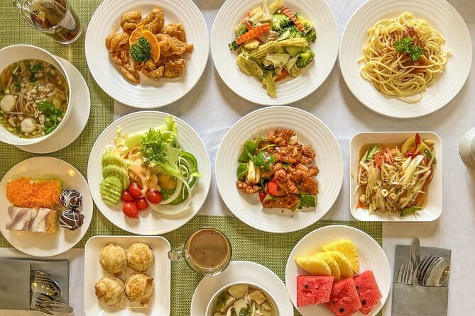 Bangkok Classic 3-Temples With Buffet Lunch Day Tour - Lunch by the Chao Phraya