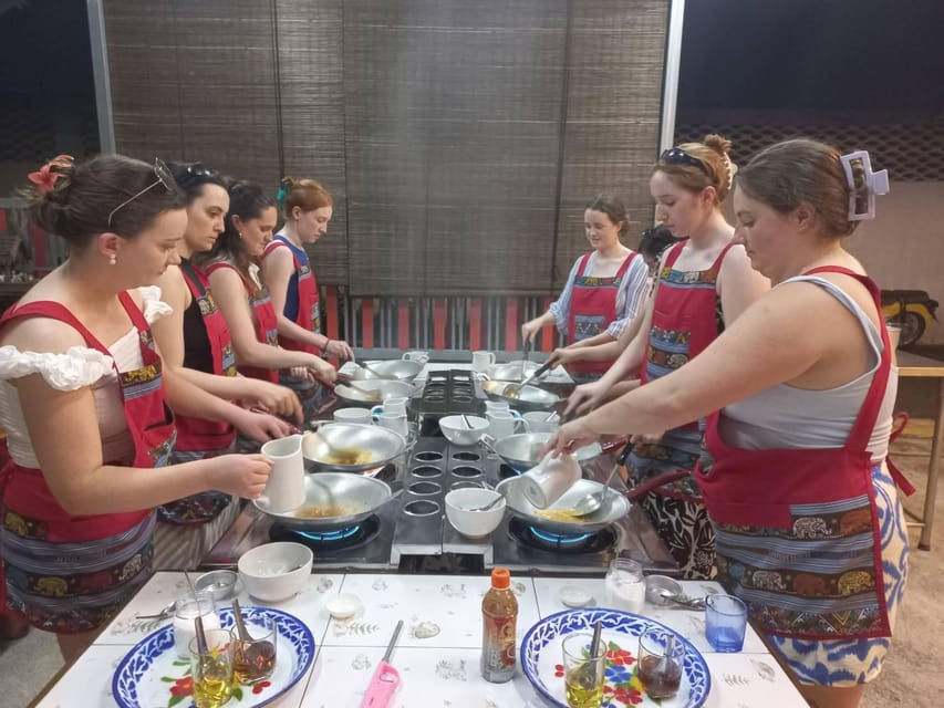 Bangkok: Cook authentic Thai food with Smart Cook - A Thai cooking class in Bangkok’s old city