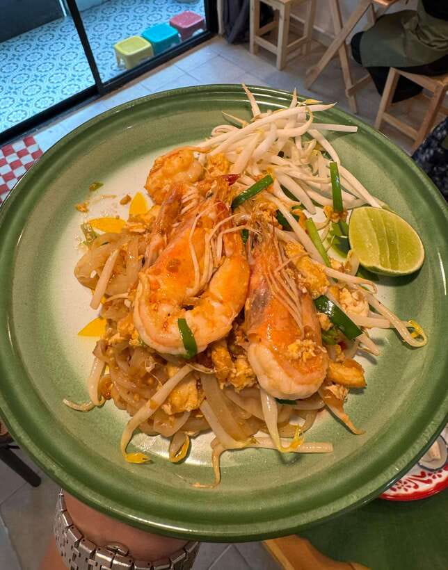 Bangkok Cooking Class : Traditional Thai dishes&Market Trip - Four dishes, a drink, and a lot of food
