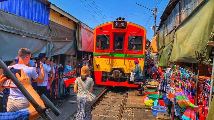 Bangkok: Damnoen Saduak and Mae Klong Train Markets - Why these two markets work as a day trip