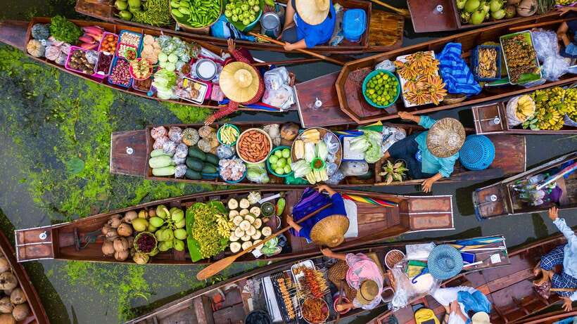 Bangkok: Damnoen Saduak and Train Market with Boat Ride - Two famous markets, two very different kinds of trade