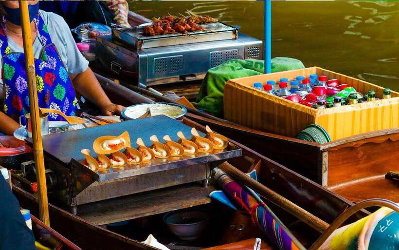 Bangkok: Damnoen Saduak and Train Market with Boat Ride - Lao Tuk Luck and the quieter canal view