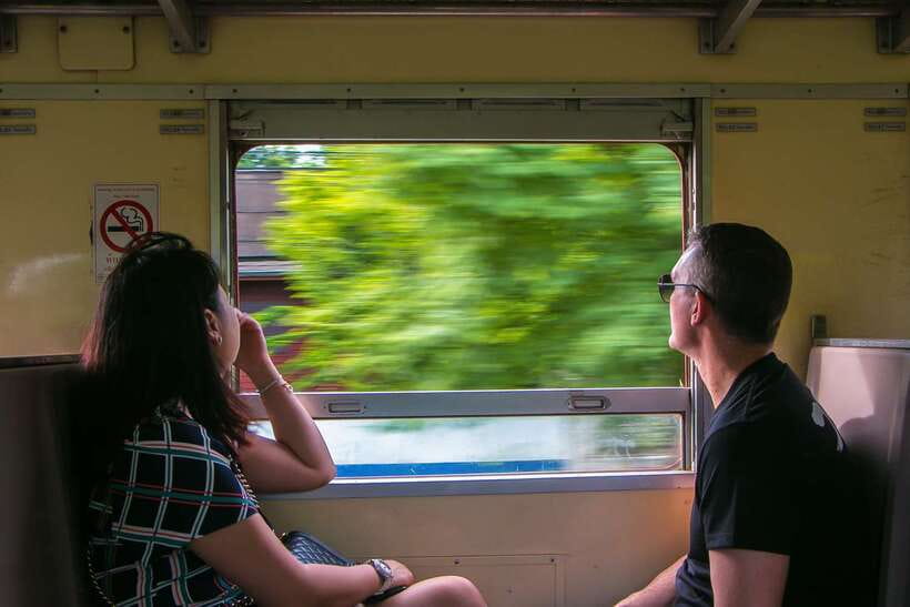 Bangkok: Damnoen Saduak Market and Maeklong Railway Market - Maeklong Railway Market and the train that cuts through it