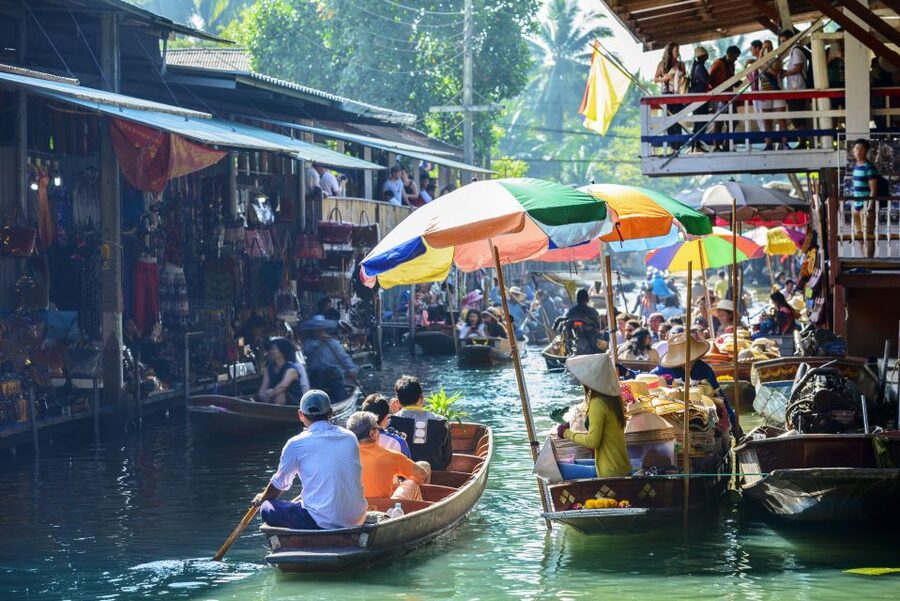 Bangkok: Damnoen Saduak, Train Market & Mahanakhon Day Trip - Free time, food, and shopping at the floating market