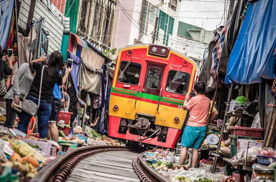 Bangkok: Damnoen Saduak, Train Market & Mahanakhon Day Trip - My booking advice