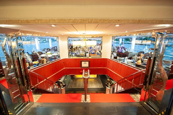 Bangkok Dinner Cruise on the Chao Phraya River - Music, cabaret and Thai classical dance
