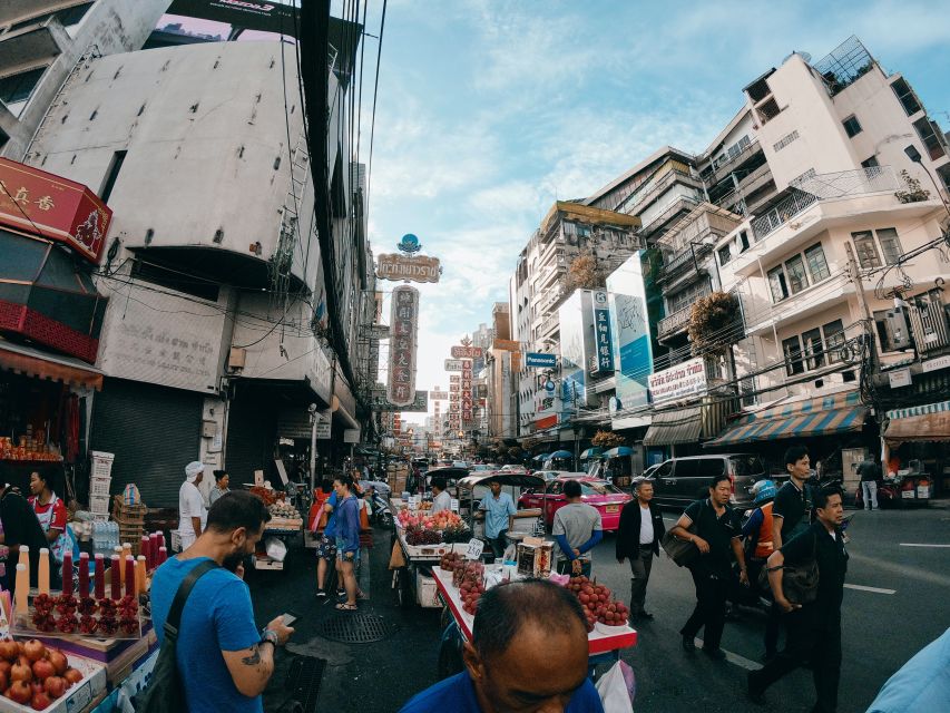 Bangkok: Discover a Taste of Chinatown – 2 Hr Walking Tour - Pa Tong Go Savoey and the pleasure of a simple snack