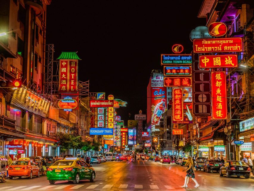 Bangkok: Discover a Taste of Chinatown – 2 Hr Walking Tour - The cultural side of the walk