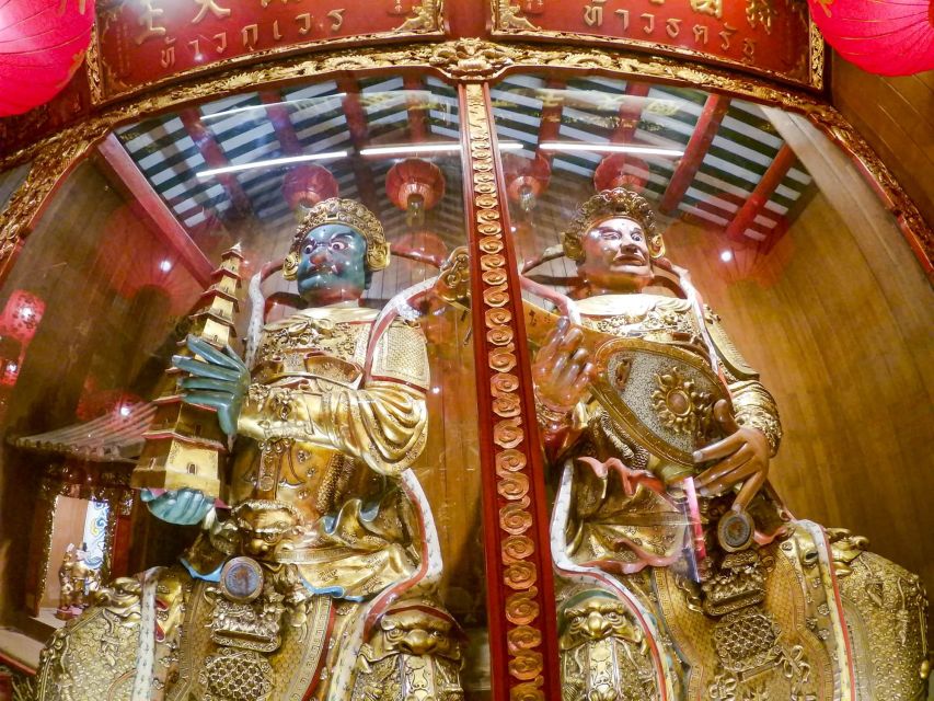 Bangkok: Discover a Taste of Chinatown – 2 Hr Walking Tour - Walking into Yaowarat’s food streets