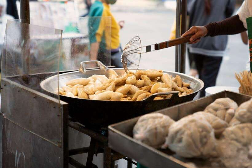 Bangkok Electric Tuk Tuk: Street Food & Markets - Starting at Sanam Chai MRT