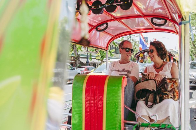 Bangkok Electric Tuk Tuk: Thonburi, Wang Lang & Food Tour - Why this electric tuk-tuk route feels different