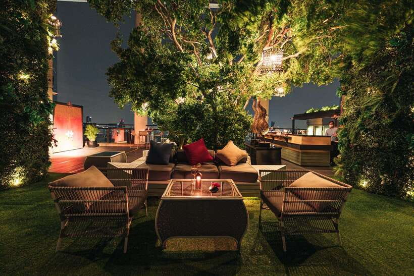 Bangkok: Enjoy Fine Thai Food with Panoramic Rooftop Views - Booking tips for a smoother evening