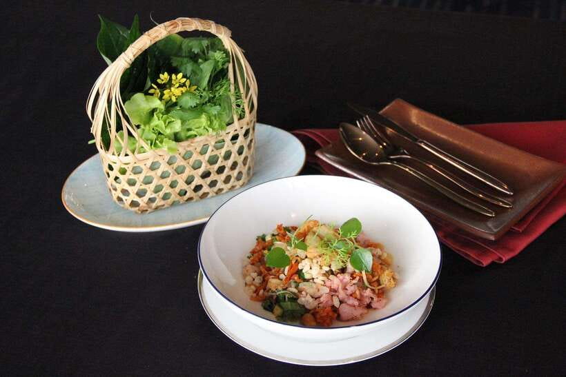 Bangkok: Enjoy Fine Thai Food with Panoramic Rooftop Views - Service that adds polish to the meal