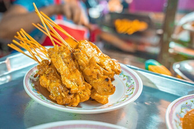 Bangkok Evening Food Tour by Tuktuk - Talat Noi and the Tom Yum Wonton stop