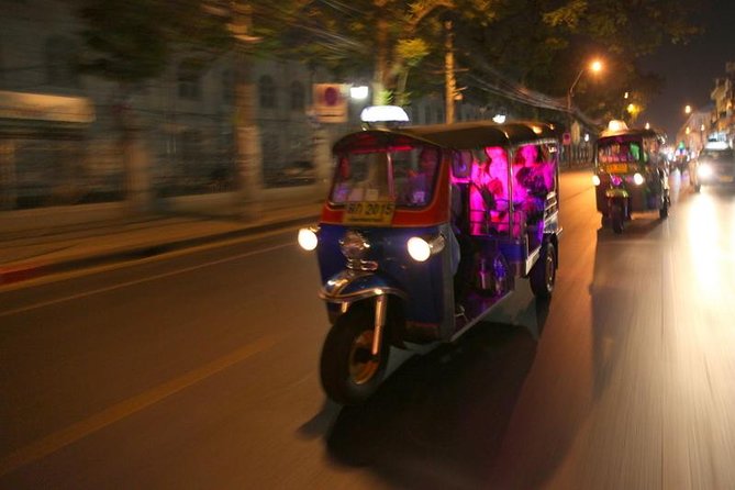 Bangkok Evening Street Food Tuk Tuk Adventure - Flower Market and a quick snack at Pak Khlong Talat