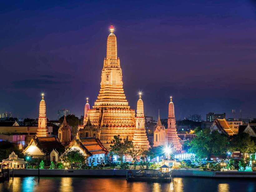 Bangkok: Evening Tour with Wat Arun, Wat Pho & Tuk Tuk Ride - Wat Pho and the reclining Buddha