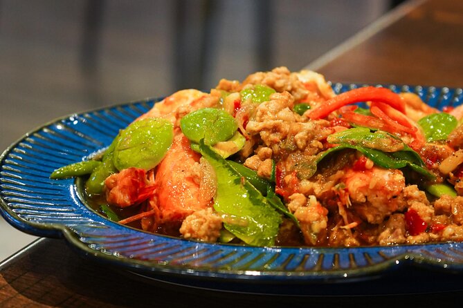 Bangkok Food Tour by Tuk Tuk - Hotel-pickup & Dinner - Pattana Property Market: start with the local food scene