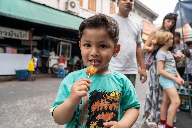 Bangkok Food Tour of Bang Rak with Local Guide - Why Bang Rak makes a good food-walk setting