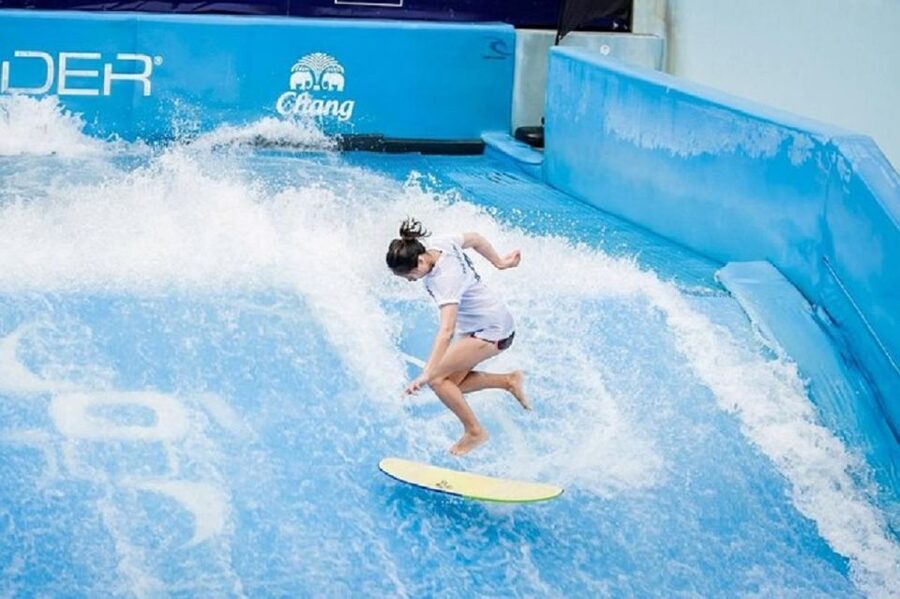 Bangkok: Fun Flow riding at Flow House Bangkok - Why the urban beach-club setting matters
