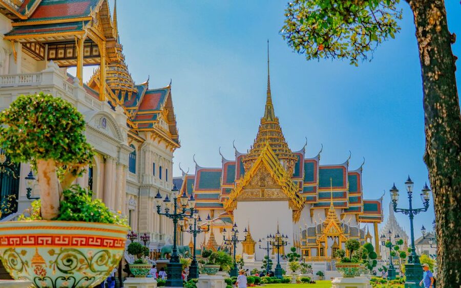 Bangkok: Grand Palace and Emerald Buddha Half-Day Tour - Price, entry fees, and what is included
